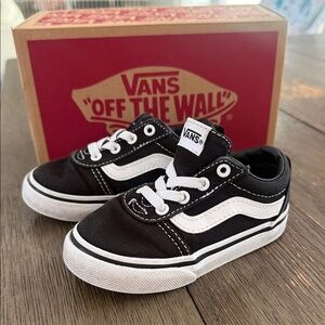 Vans Kids Black & White Old Skool Low-Top Sneakers